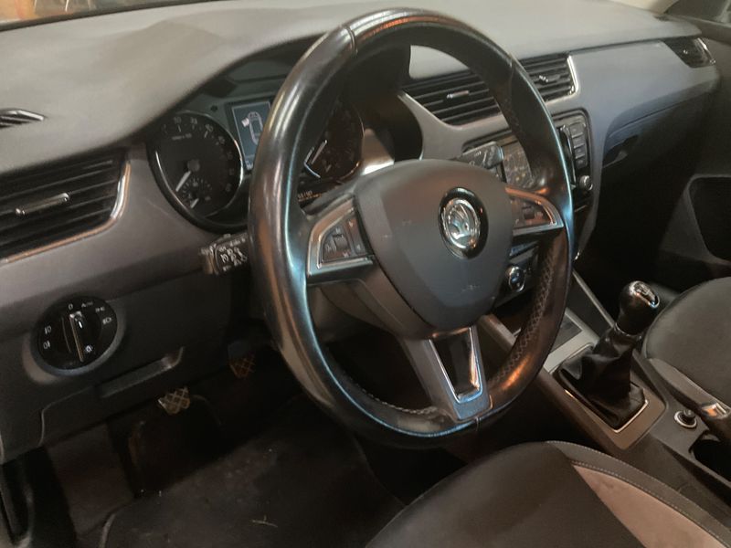 Skoda Octavia 2.0 TDI Joy 2016 – снимка 24