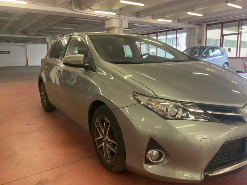 Toyota Auris 1.4 Turbodiesel Active 2014 – снимка 12