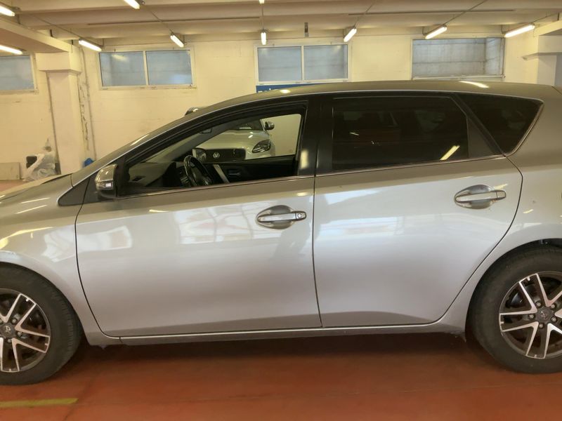 Toyota Auris 1.4 Turbodiesel Active 2014 – снимка 4