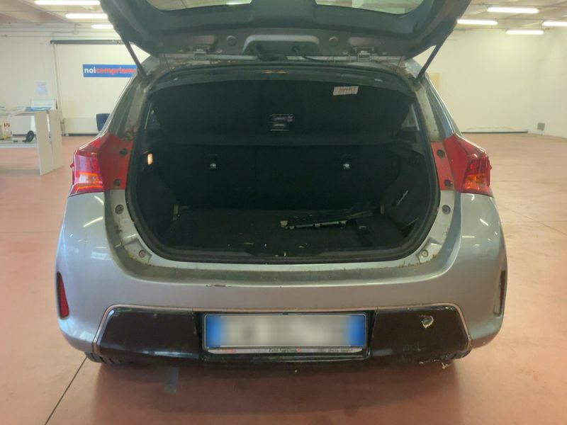 Toyota Auris 1.4 Turbodiesel Active 2014 – снимка 15