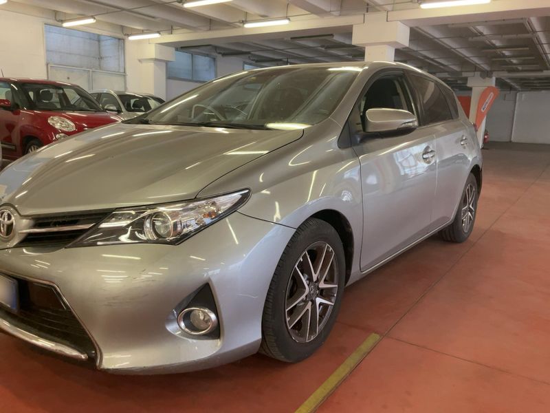 Toyota Auris 1.4 Turbodiesel Active 2014 – снимка 2