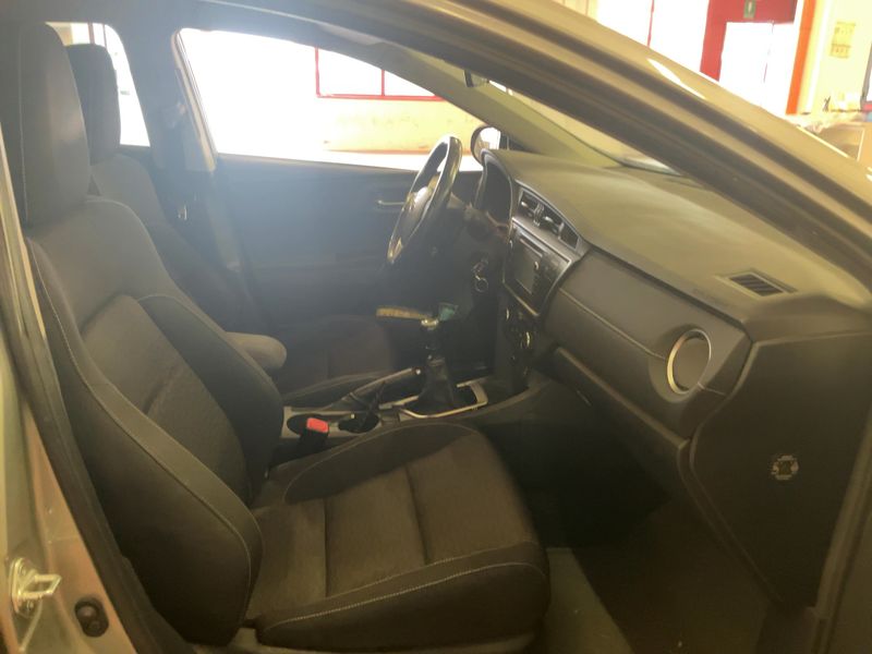Toyota Auris 1.4 Turbodiesel Active 2014 – снимка 16