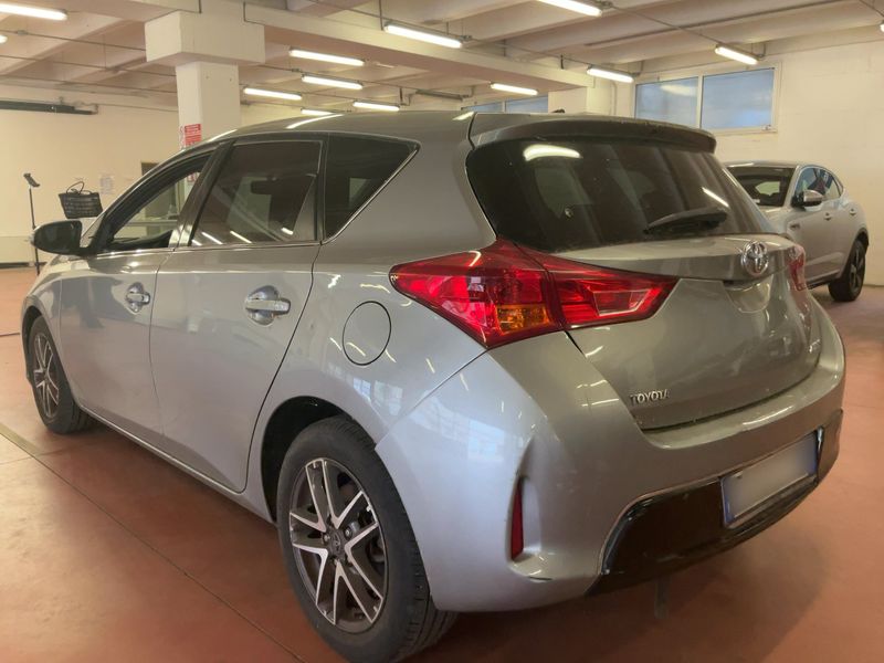 Toyota Auris 1.4 Turbodiesel Active 2014 – снимка 6