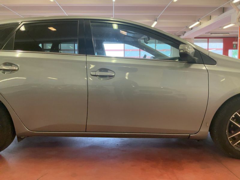 Toyota Auris 1.4 Turbodiesel Active 2014 – снимка 10