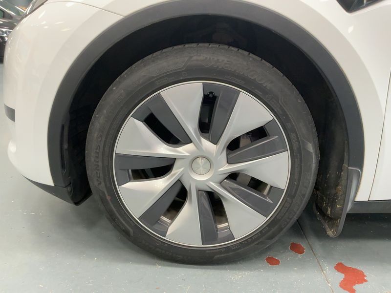 Tesla Model Y Standard Range 2023 – снимка 3