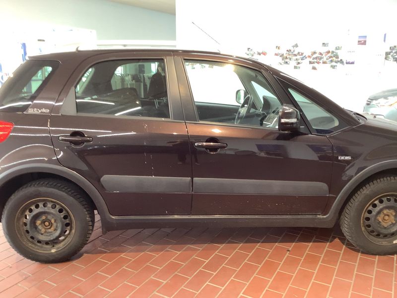 Suzuki SX4 2.0 DDiS Style 4x4 2013 – снимка 10