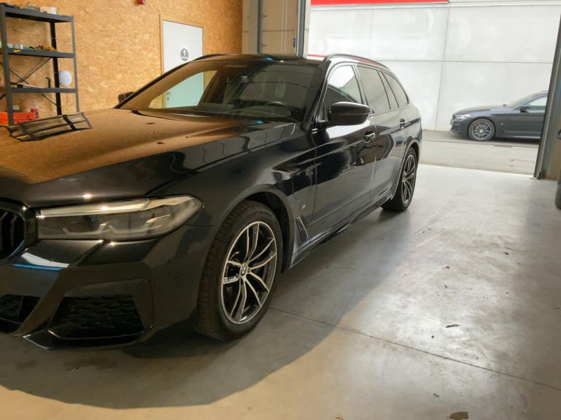 BMW 5er 530e xDrive M Sport 2020 – снимка 2