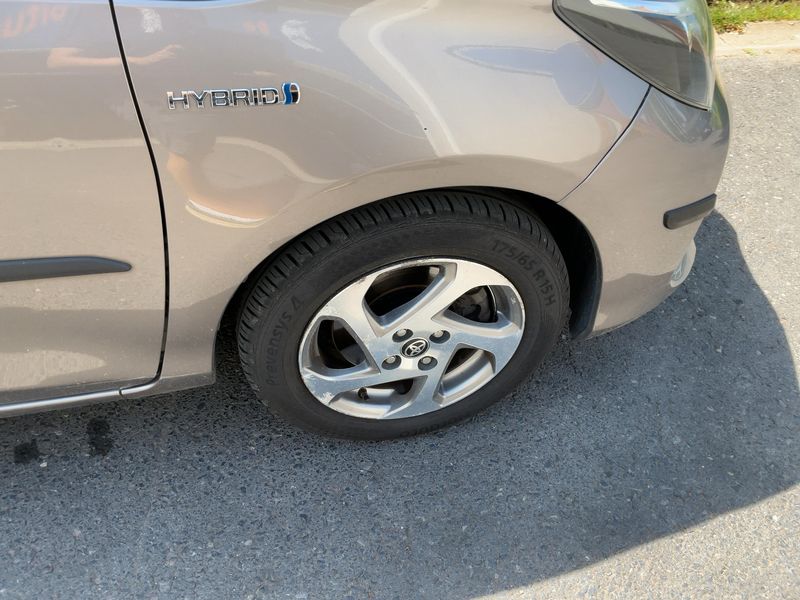 Toyota Yaris 1.5 Hybrid ByD 2015 – снимка 11