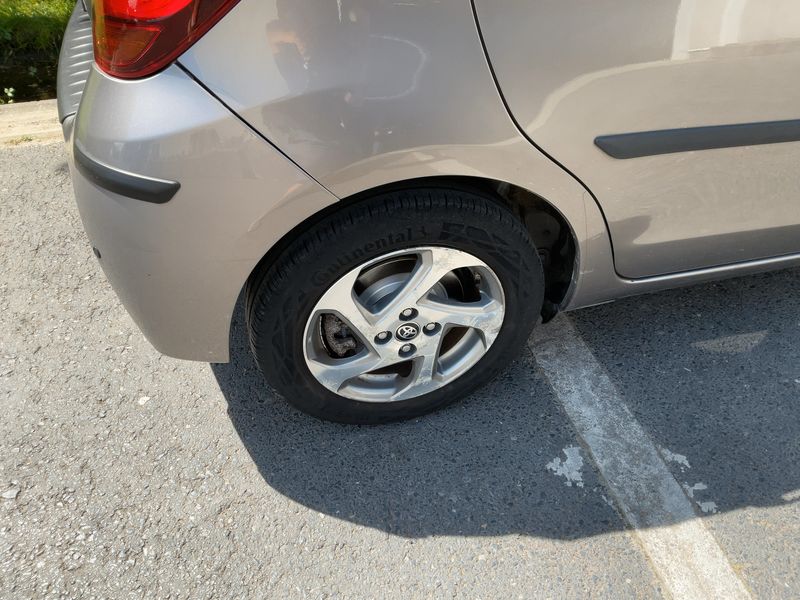 Toyota Yaris 1.5 Hybrid ByD 2015 – снимка 9
