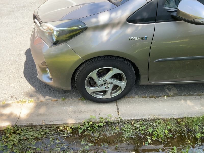 Toyota Yaris 1.5 Hybrid ByD 2015 – снимка 3