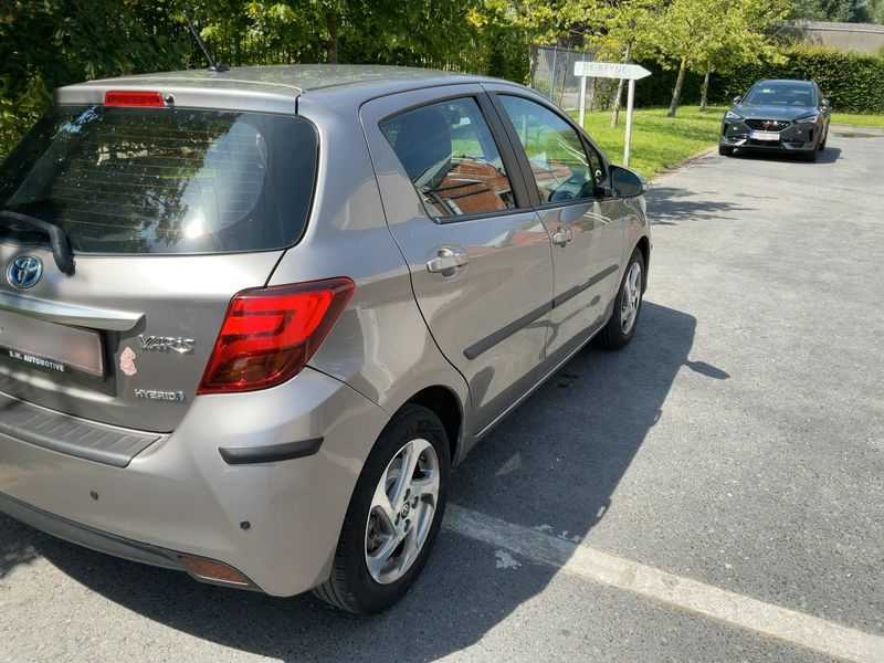 Toyota Yaris 1.5 Hybrid ByD 2015 – снимка 8