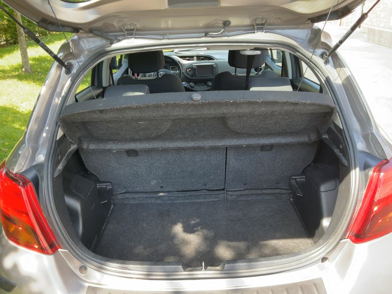 Toyota Yaris 1.5 Hybrid ByD 2015 – снимка 15
