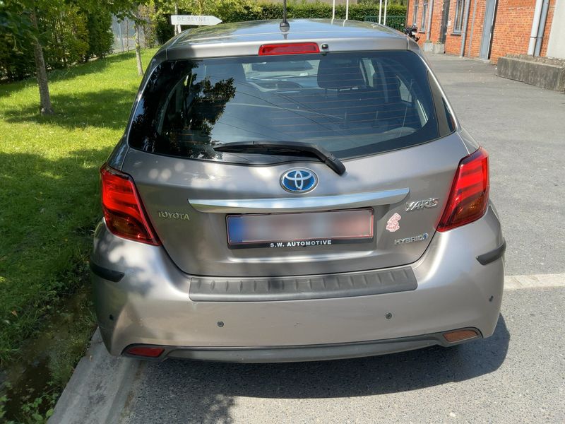 Toyota Yaris 1.5 Hybrid ByD 2015 – снимка 7