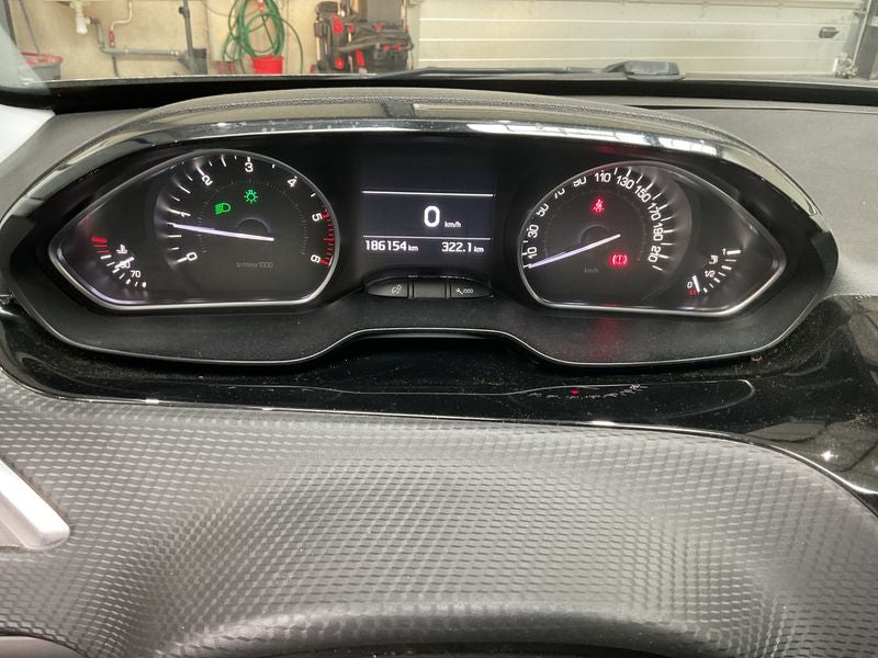 Peugeot 2008 1.6 Blue-HDi Active 2016 – снимка 18