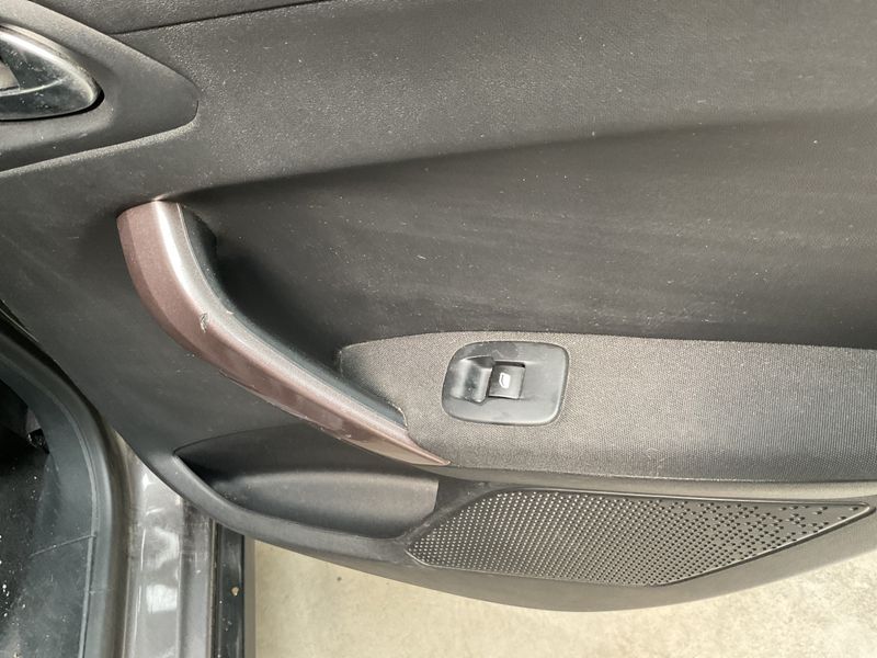 Peugeot 2008 1.6 Blue-HDi Active 2016 – снимка 33