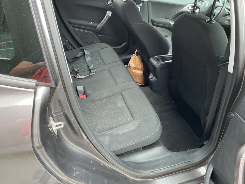 Peugeot 2008 1.6 Blue-HDi Active 2016 – снимка 37
