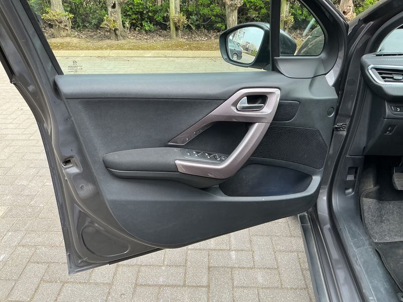 Peugeot 2008 1.6 Blue-HDi Active 2016 – снимка 38