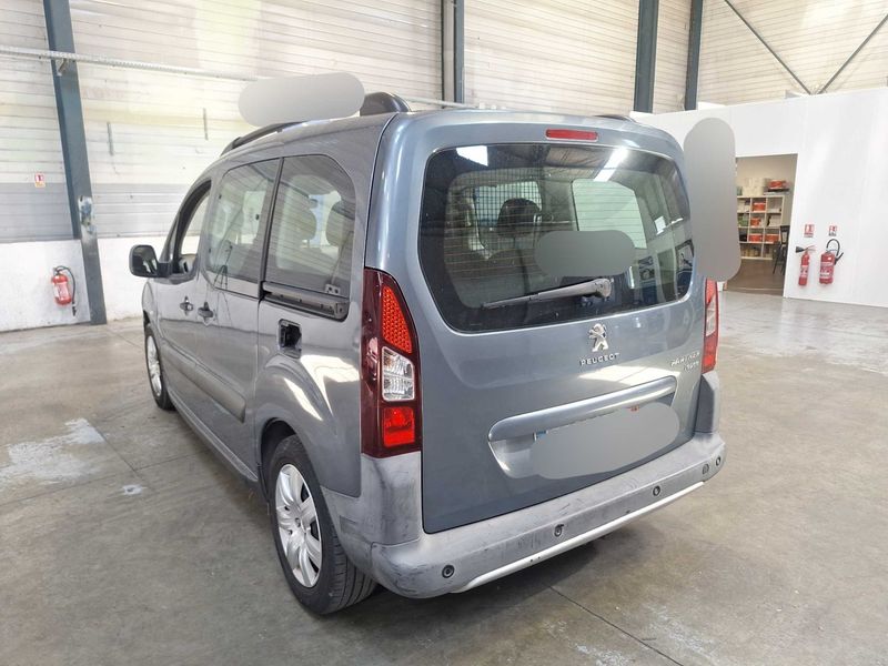 Peugeot Partner 1.6 HDi Outdoor 2013 – снимка 3