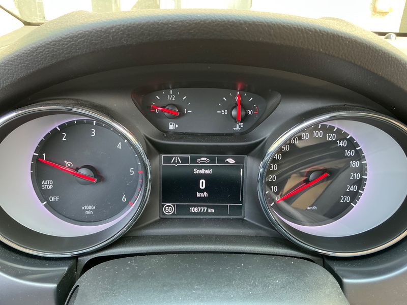 Opel Astra 1.6 CDTI DPF Edition Start/Stop 2019 – снимка 18