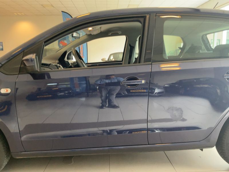 Volkswagen up! 1.0 Move up! 2016 – снимка 4