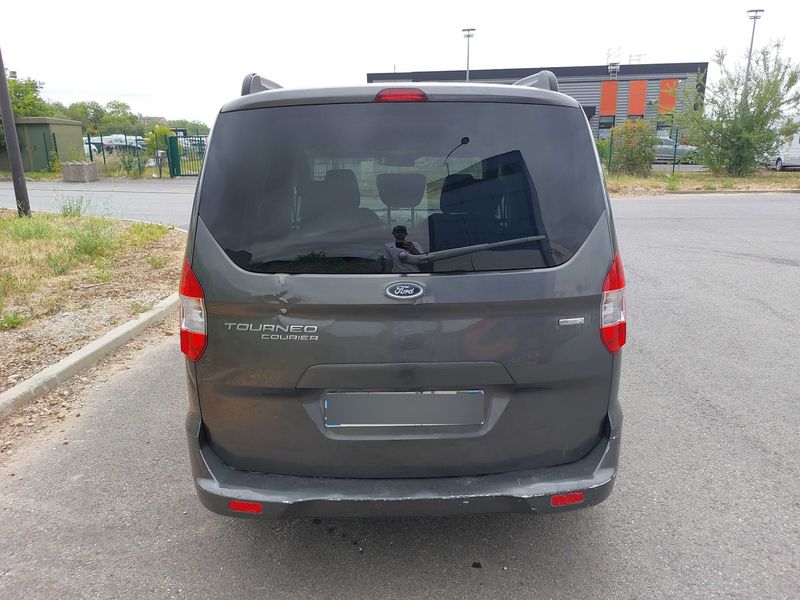 Ford Tourneo 1.0 EcoBoost Titanium 2017 – снимка 4