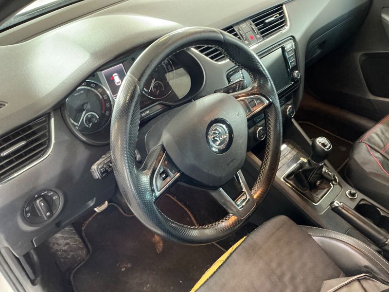 Skoda Octavia 2.0 TDI RS 2014 – снимка 40