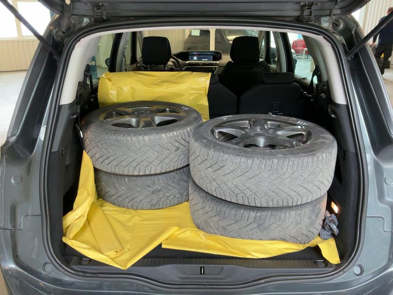 Citroen C4 Grand Picasso 1.6 e-HDi Intensive 2013 – снимка 16