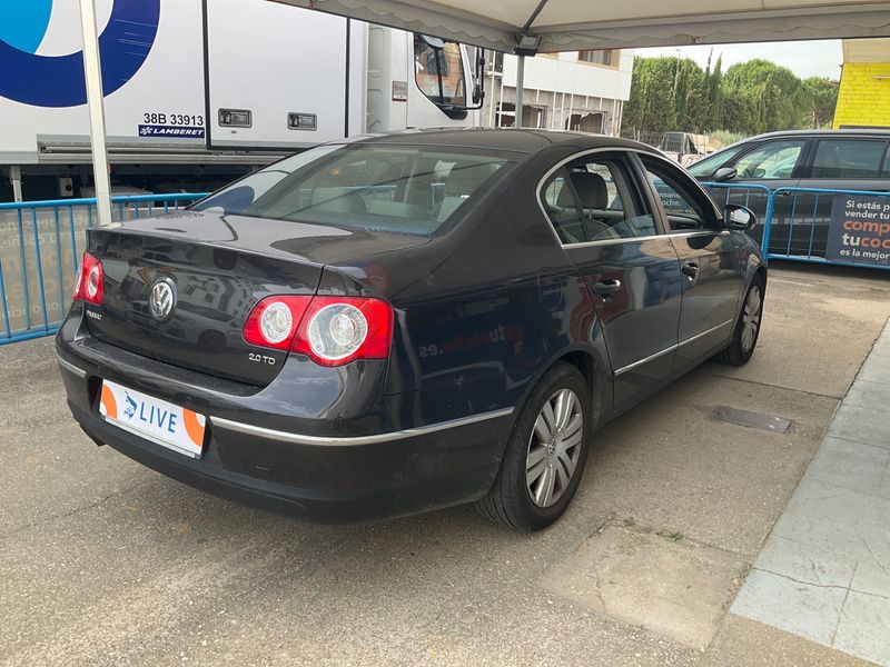 Volkswagen Passat 2.0 TDI Highline 2009 – снимка 2