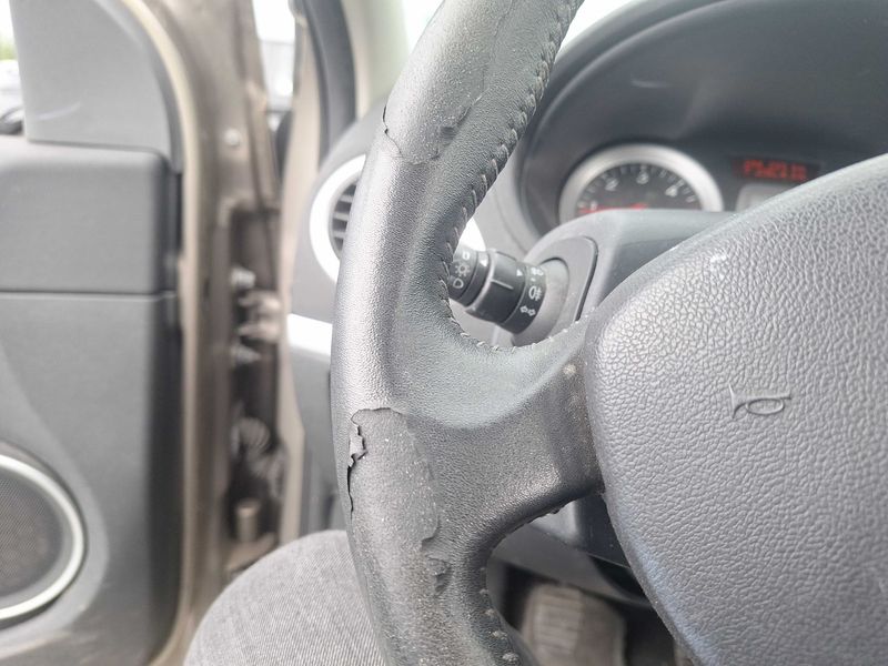 Renault Clio 1.5 dCi Dynamique TomTom 2010 – снимка 29