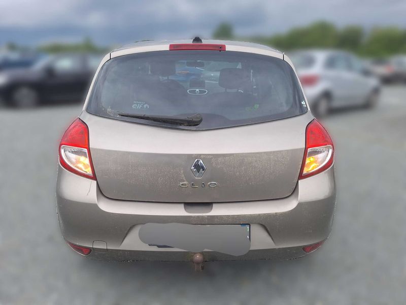 Renault Clio 1.5 dCi Dynamique TomTom 2010 – снимка 4