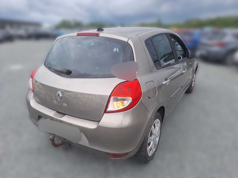 Renault Clio 1.5 dCi Dynamique TomTom 2010 – снимка 5