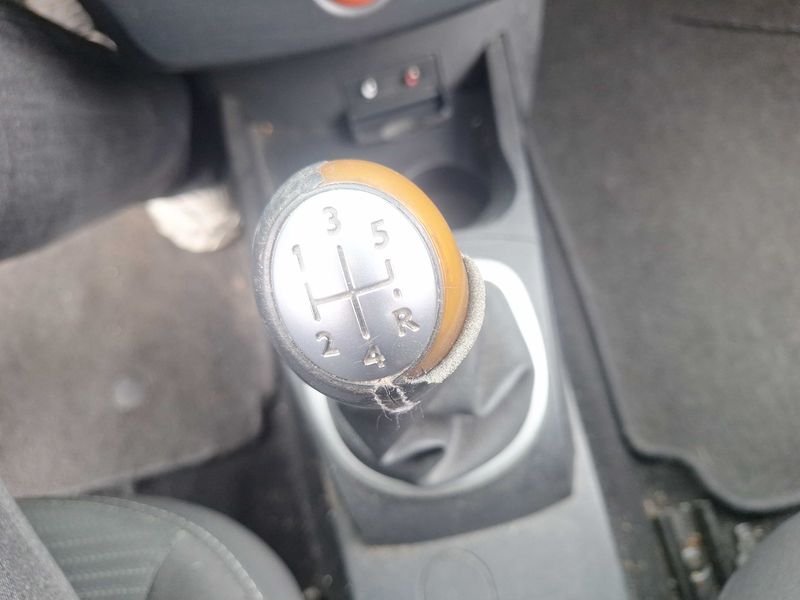 Renault Clio 1.5 dCi Dynamique TomTom 2010 – снимка 31