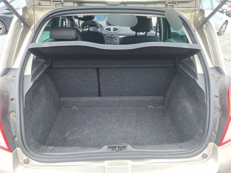 Renault Clio 1.5 dCi Dynamique TomTom 2010 – снимка 9