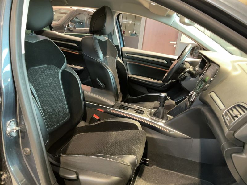 Renault Megane 1.3 TCe Intens 2018 – снимка 16