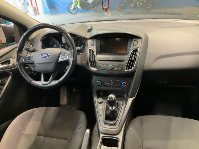 Ford Focus 1.0 EcoBoost Business 2018 – снимка 17