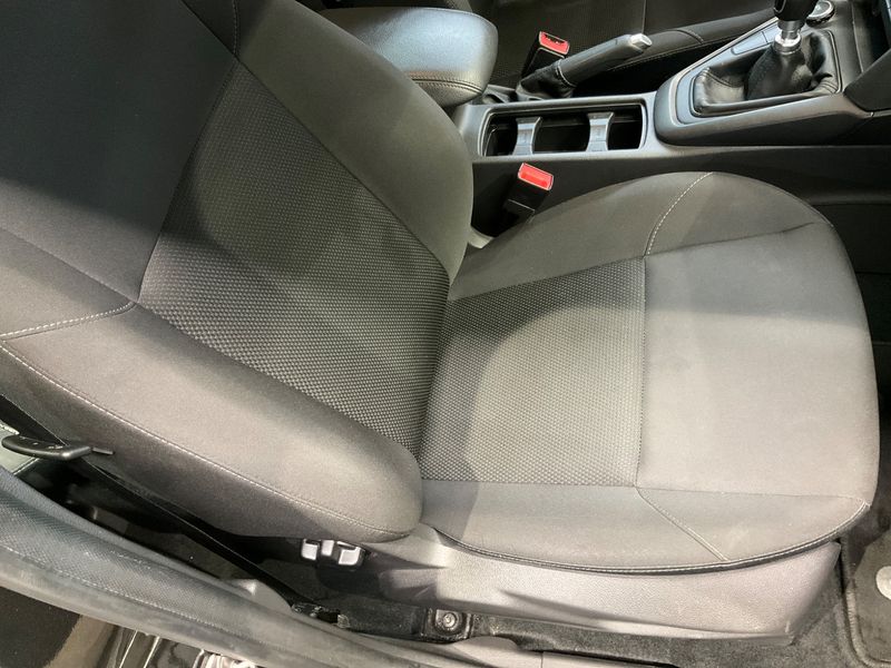 Ford Focus 1.0 EcoBoost Business 2018 – снимка 40