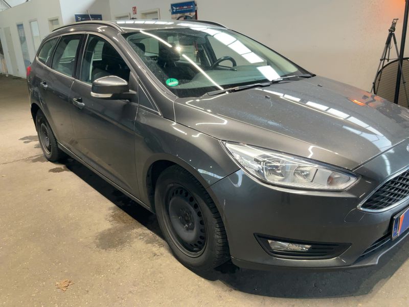 Ford Focus 1.0 EcoBoost Business 2018 – снимка 12