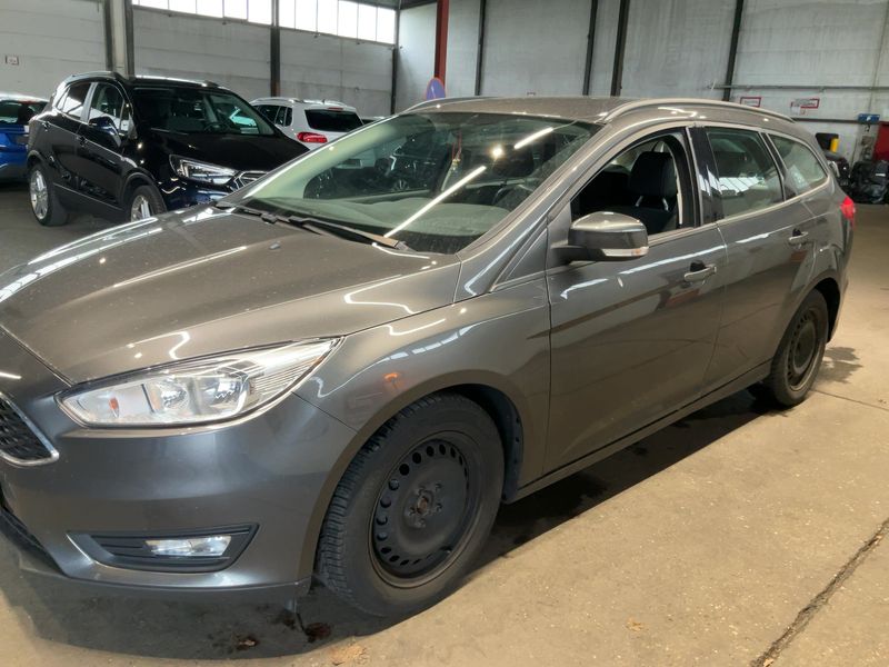 Ford Focus 1.0 EcoBoost Business 2018 – снимка 2