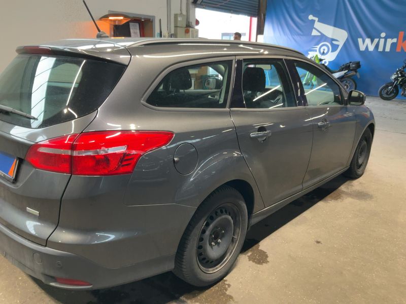 Ford Focus 1.0 EcoBoost Business 2018 – снимка 8