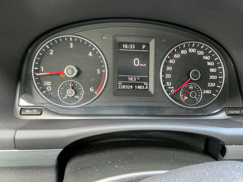 Volkswagen Touran 1.6 TDI Cup BlueMotion Tech 2014 – снимка 18