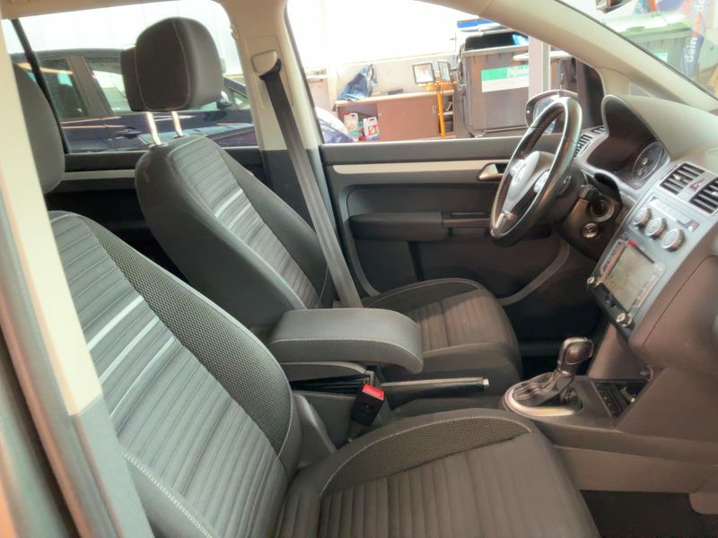 Volkswagen Touran 1.6 TDI Cup BlueMotion Tech 2014 – снимка 16