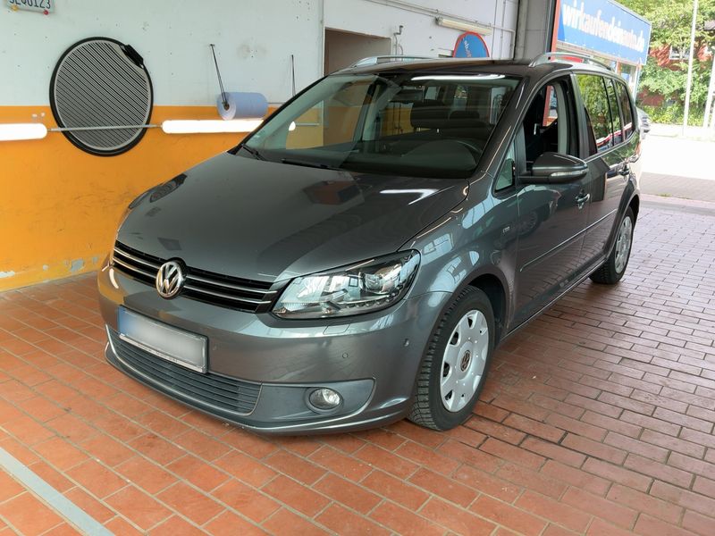 Volkswagen Touran 1.6 TDI Cup BlueMotion Tech 2014 – снимка 1