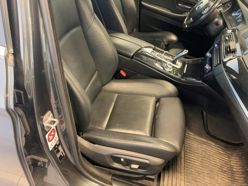 BMW 5er 520d xDrive 2016 – снимка 11