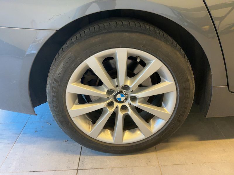 BMW 5er 520d xDrive 2016 – снимка 17