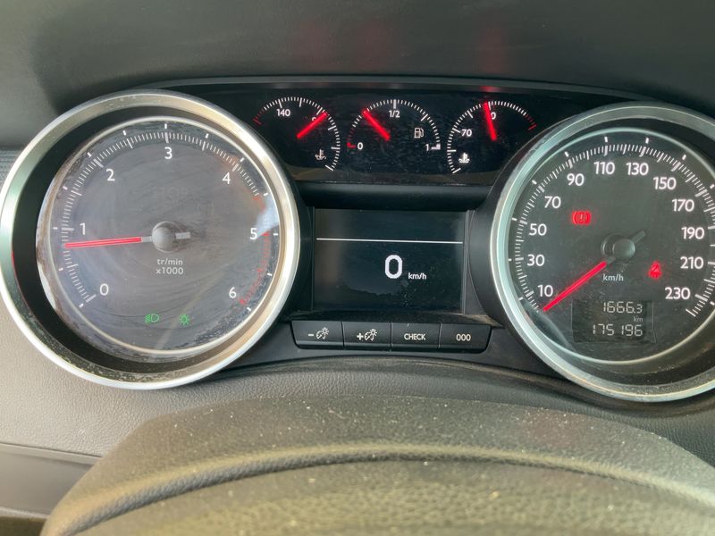 Peugeot 508 1.6 Blue-HDi Active 2015 – снимка 18
