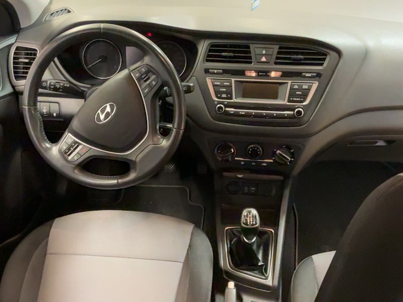 Hyundai i20 1.4 CRDi Intuitive 2017 – снимка 17