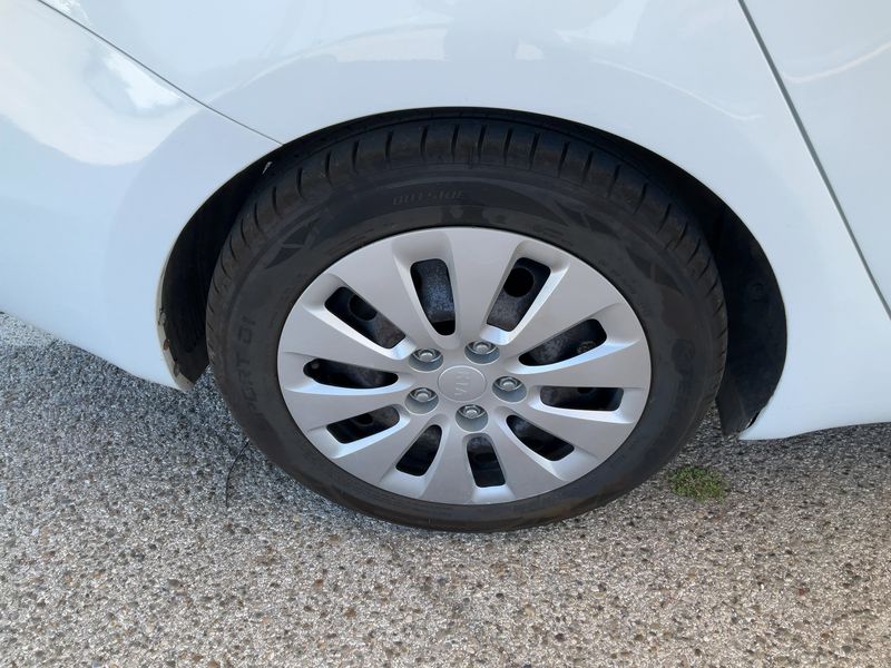 Kia cee'd 1.4 CRDi SW Active 2015 – снимка 9