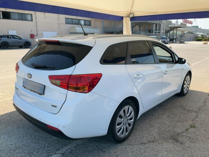 Kia cee'd 1.4 CRDi SW Active 2015 – снимка 8