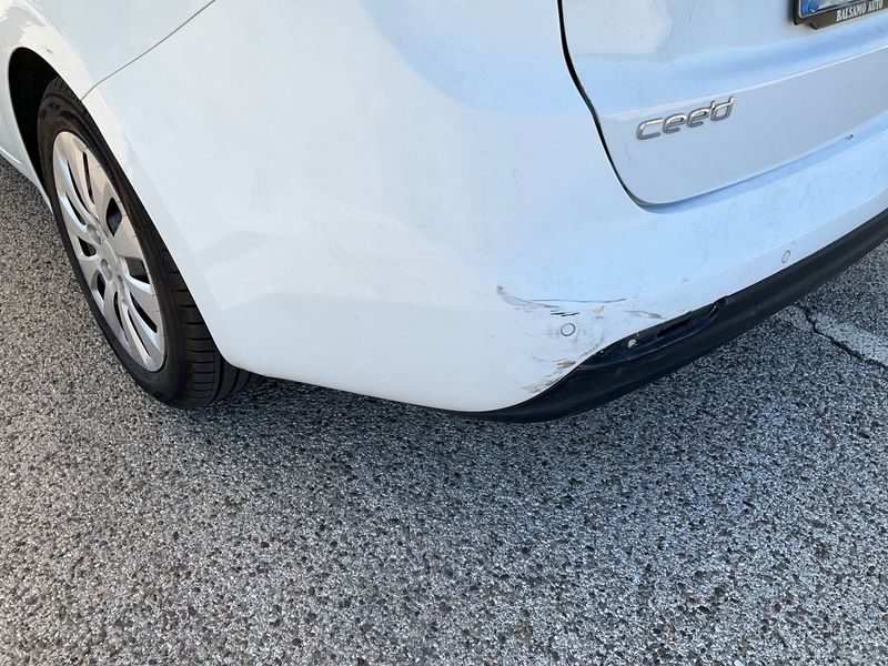 Kia cee'd 1.4 CRDi SW Active 2015 – снимка 24