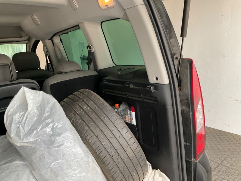Citroen Berlingo 1.6 Blue-HDi Selection 2016 – снимка на щета 33